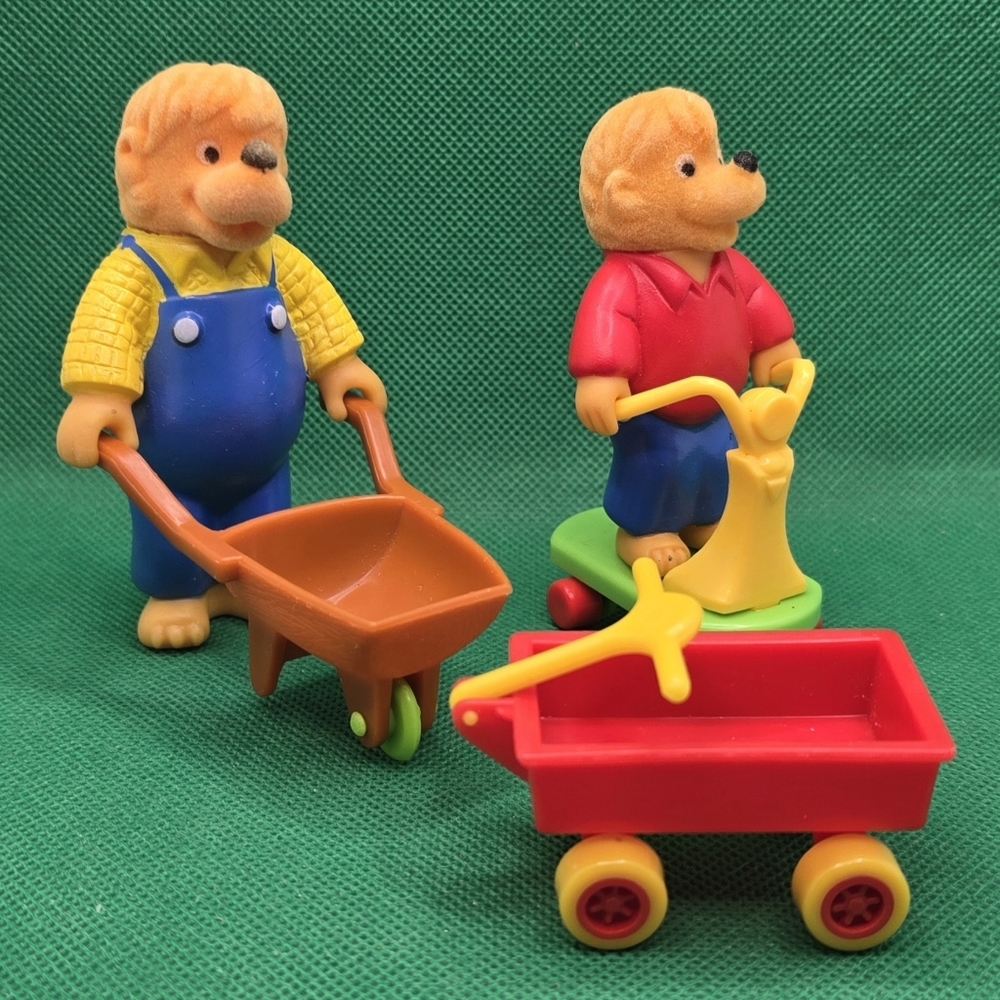 Lot of Vintage 1986 McDonalds Berenstain Bears Happy Meal Toys